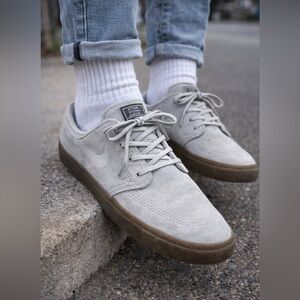 Nike SB Stefan Janoski Gray Suede Skate Shoes Mens 8.5 EU 42 Gum Sole Classic